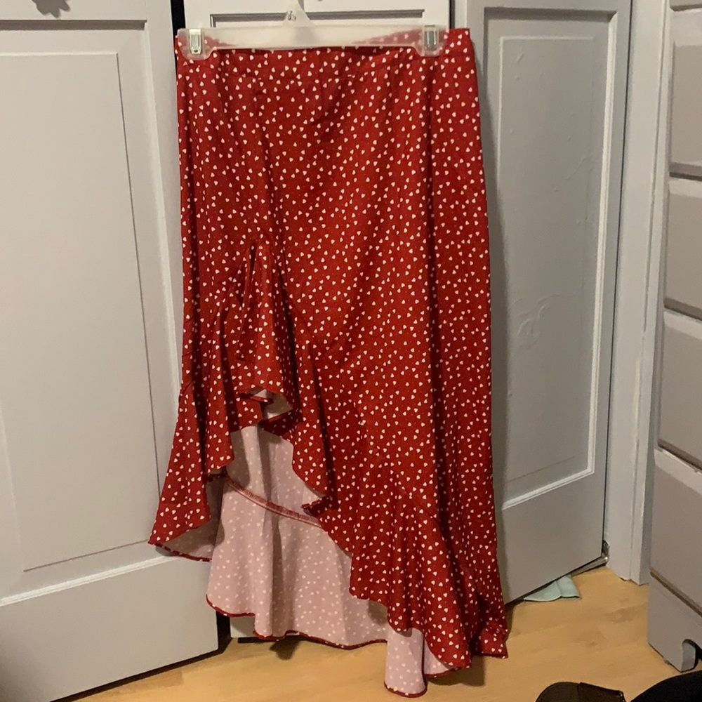 Size small heart printed skirt